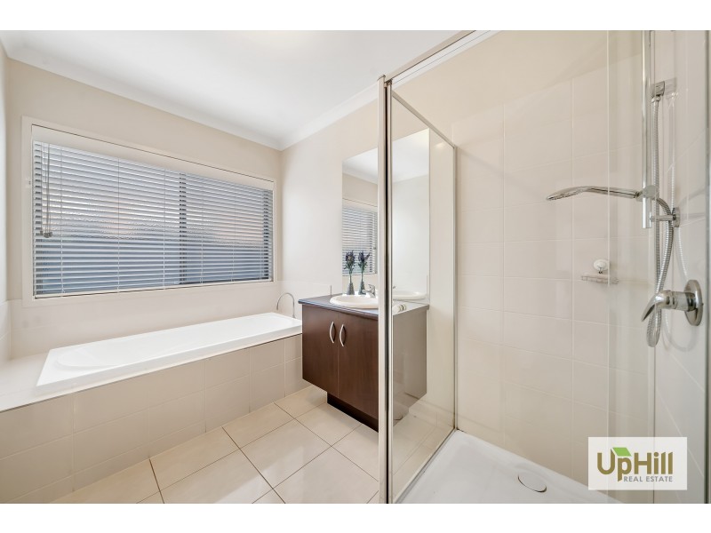 47 Burford Way, Cranbourne North VIC 3977