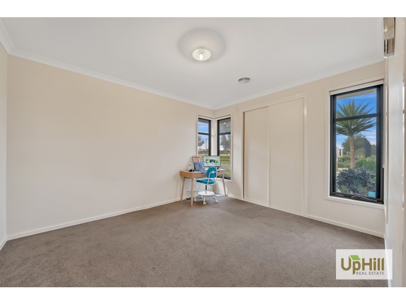 47 Burford Way, Cranbourne North VIC 3977