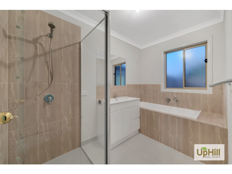 2D Henry street, Pakenham VIC 3810