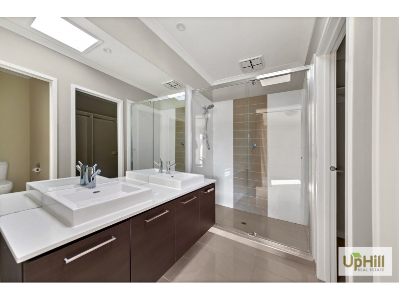 92 Glenrose Boulevard, Clyde North VIC 3978