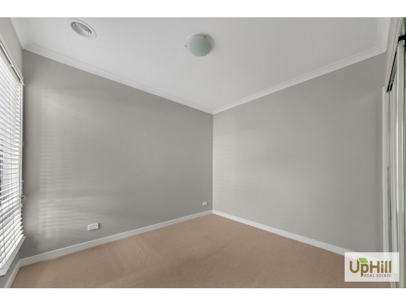 92 Glenrose Boulevard, Clyde North VIC 3978