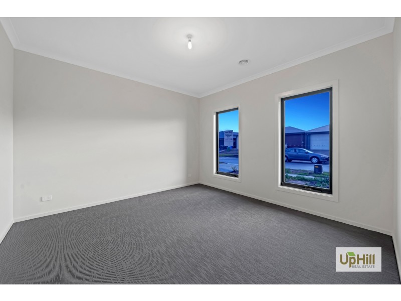 15 JUBILEE ROAD, Clyde VIC 3978