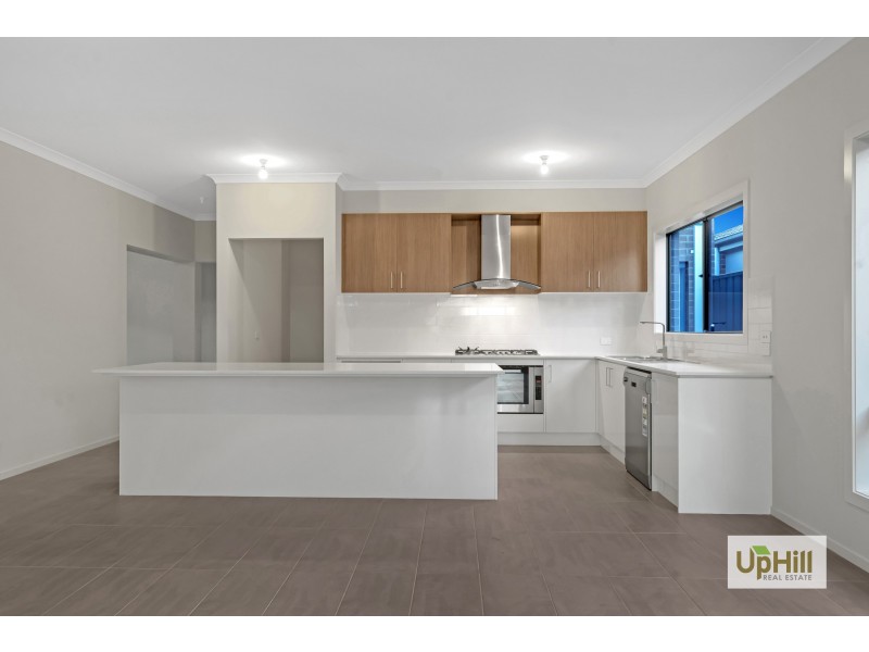 15 JUBILEE ROAD, Clyde VIC 3978