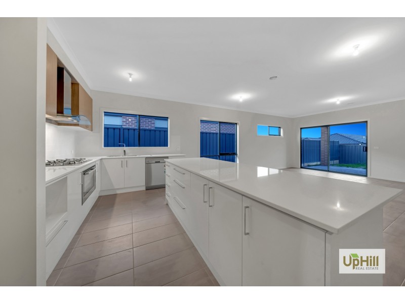 15 JUBILEE ROAD, Clyde VIC 3978