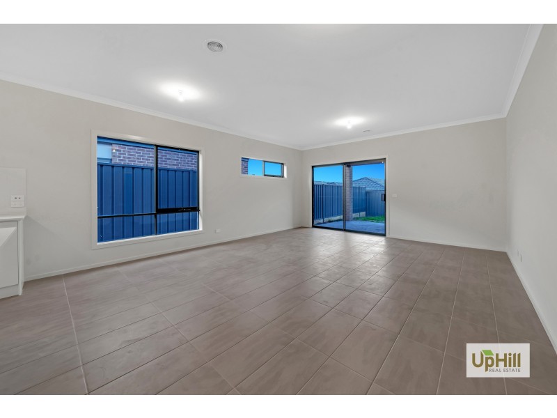 15 JUBILEE ROAD, Clyde VIC 3978