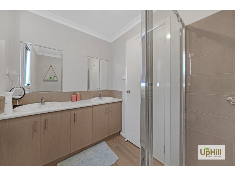 58 Genevieve Circuit, Cranbourne East VIC 3977