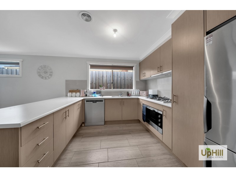 58 Genevieve Circuit, Cranbourne East VIC 3977