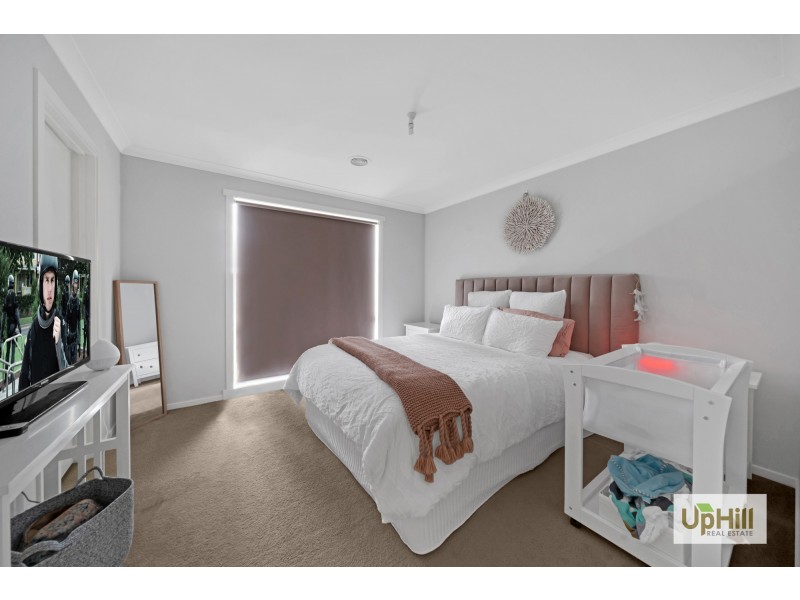 58 Genevieve Circuit, Cranbourne East VIC 3977