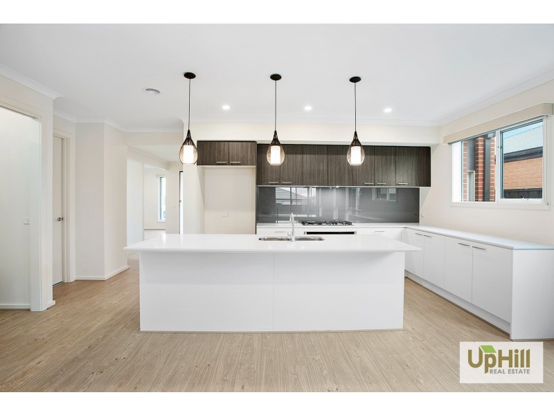 9 Wilandra Way, Clyde VIC 3978