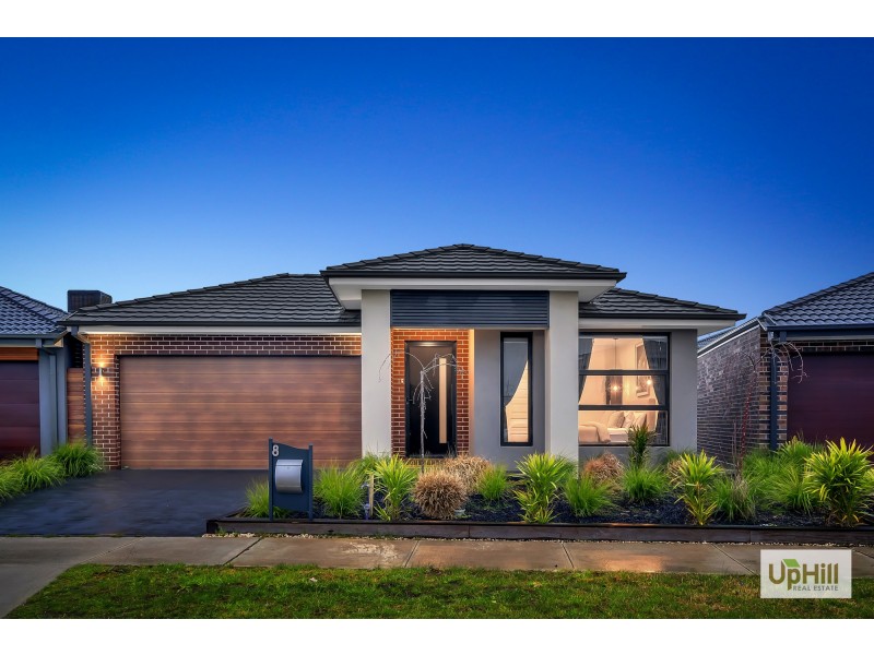 8 Clovis Ave, Clyde North VIC 3978