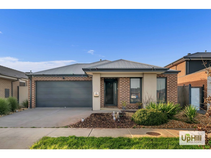 31 SKYLARK BLVD, Clyde North VIC 3978