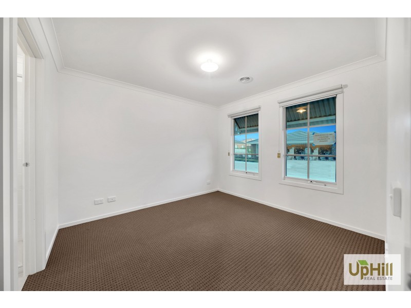 31 SHANKS DRIVE, Berwick VIC 3806