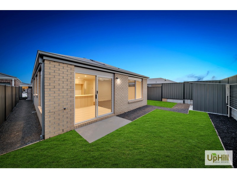 31 SHANKS DRIVE, Berwick VIC 3806