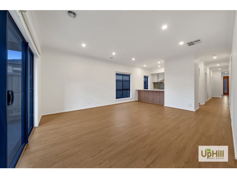 6 Lefrant Way, Cranbourne South VIC 3977