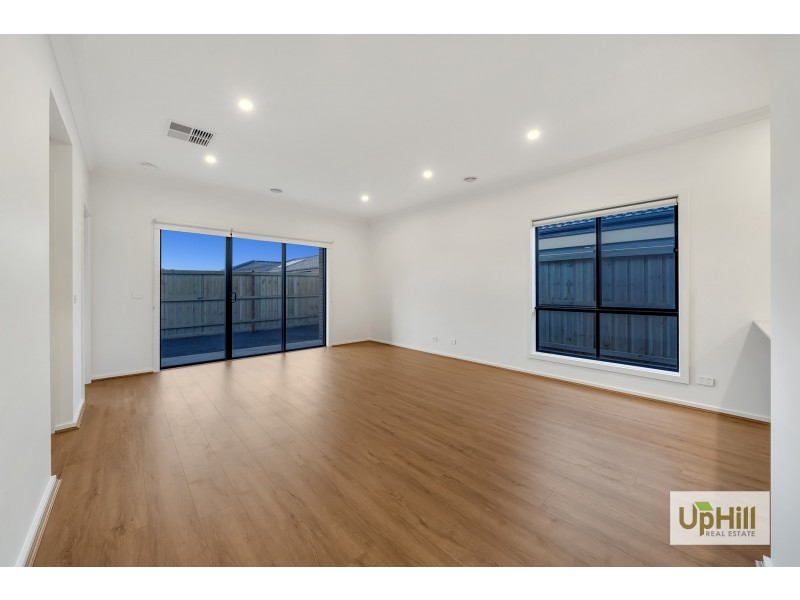 6 Lefrant Way, Cranbourne South VIC 3977