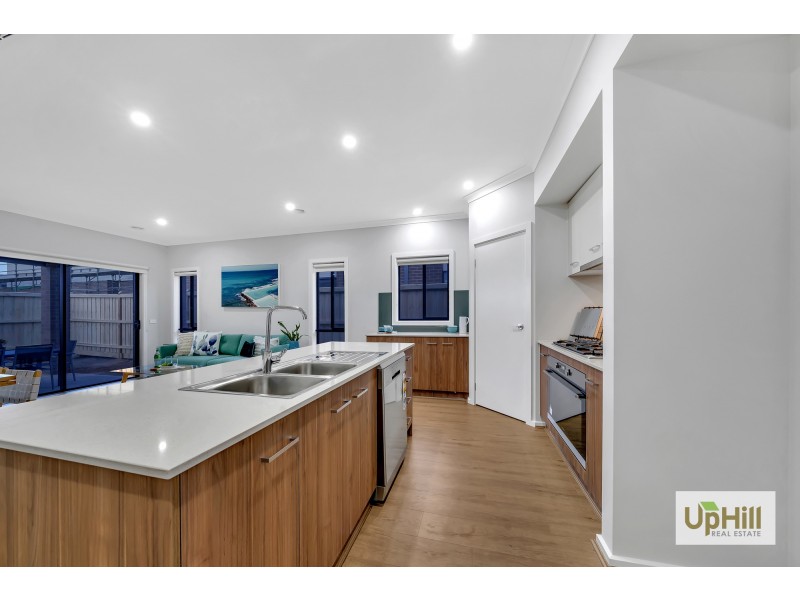 12 Lefrant Way, Cranbourne South VIC 3977