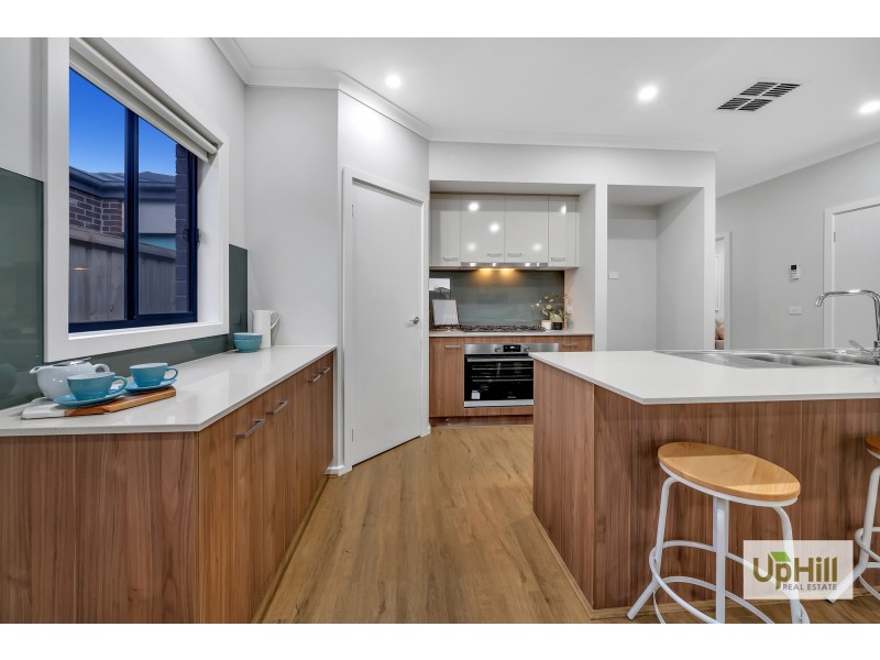 12 Lefrant Way, Cranbourne South VIC 3977