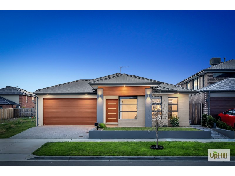 29 Littleshore Crescent, Clyde North VIC 3978