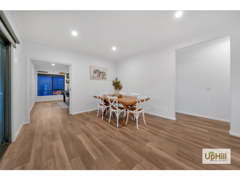 29 Littleshore Crescent, Clyde North VIC 3978