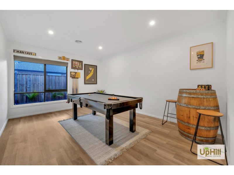 29 Littleshore Crescent, Clyde North VIC 3978