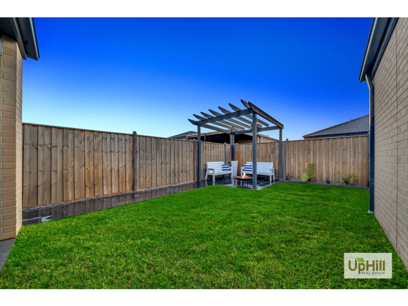 29 Littleshore Crescent, Clyde North VIC 3978