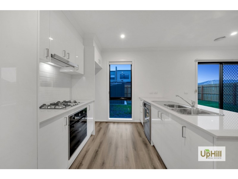 15 Cardiff Circuit, Carrum Downs VIC 3201