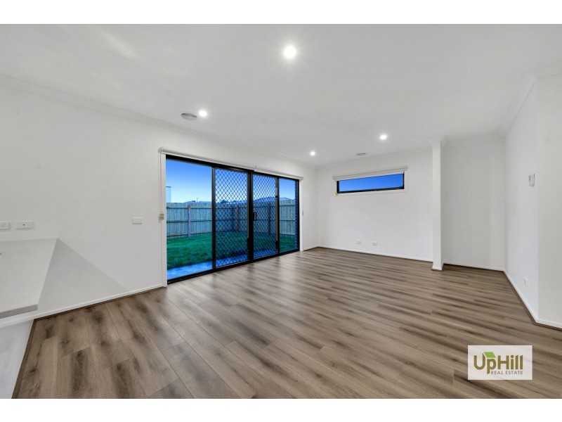 15 Cardiff Circuit, Carrum Downs VIC 3201