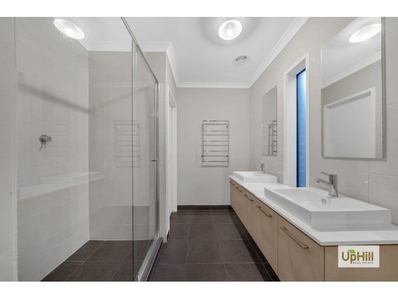 20 Avisha Way, Narre Warren VIC 3805