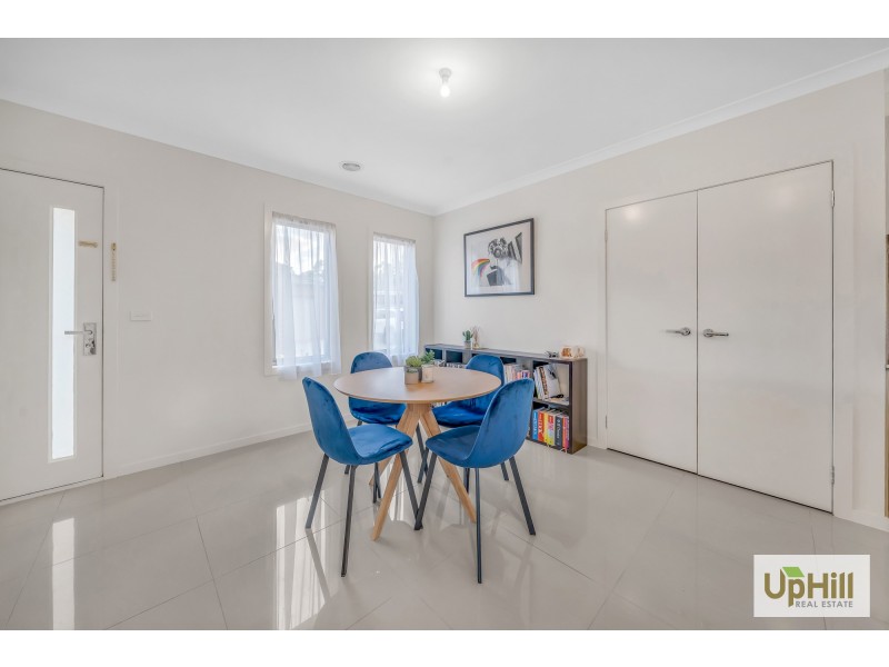 5 CREEKTON CLOSE, Pakenham VIC 3810