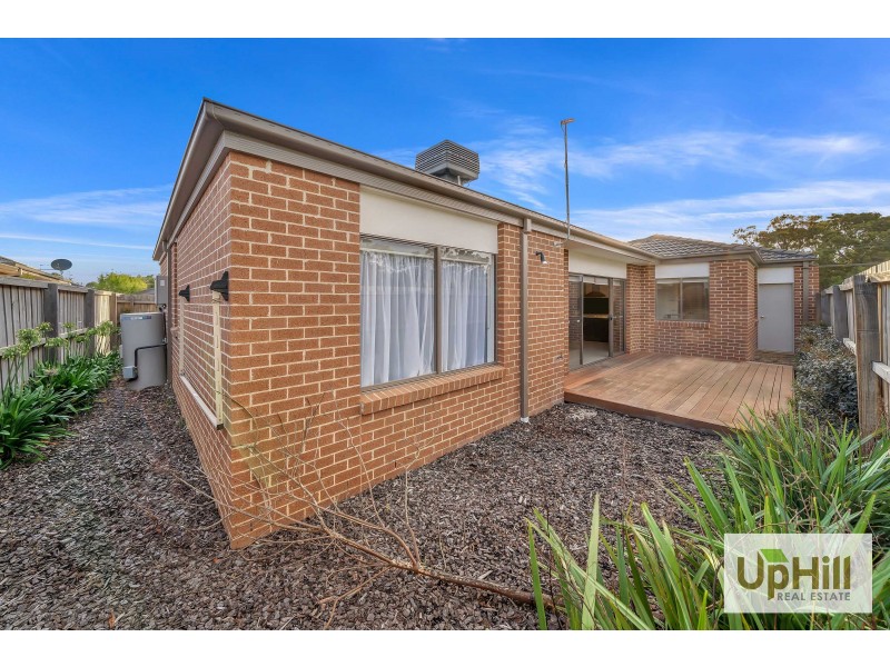 5 CREEKTON CLOSE, Pakenham VIC 3810