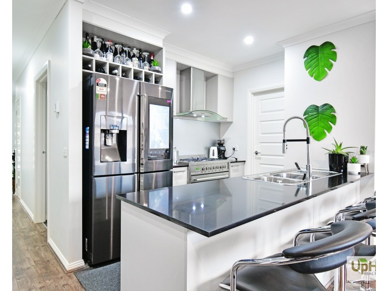 11 Great Banjo Street, Clyde North VIC 3978