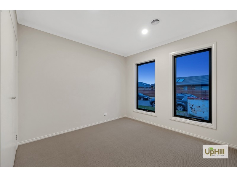 5 CANN STREET, Clyde VIC 3978