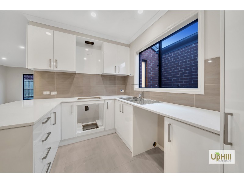 5 CANN STREET, Clyde VIC 3978