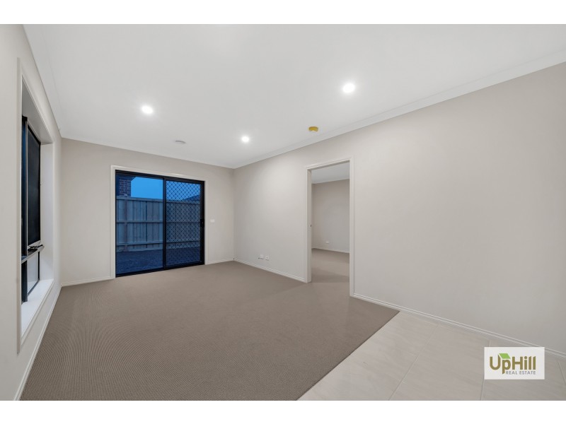 5 CANN STREET, Clyde VIC 3978