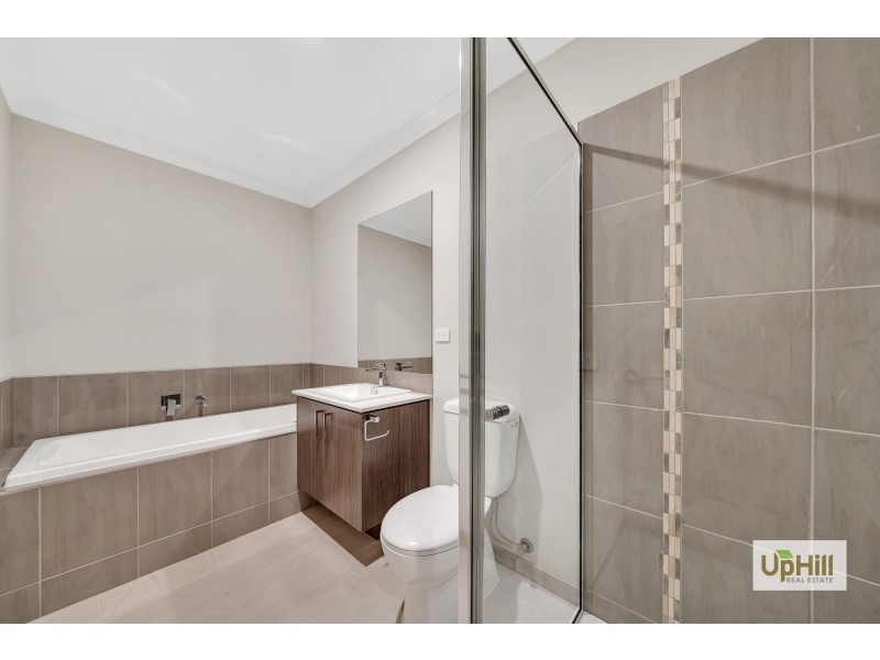 5 CANN STREET, Clyde VIC 3978