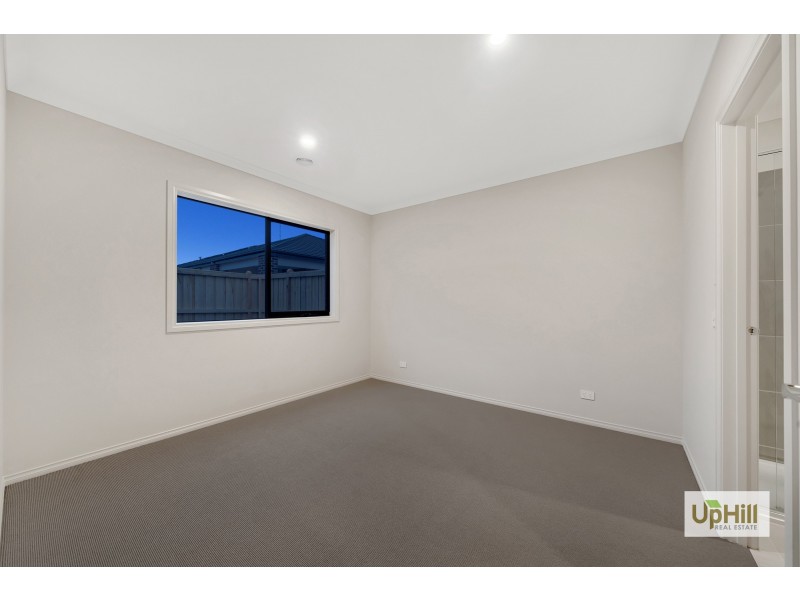 5 CANN STREET, Clyde VIC 3978