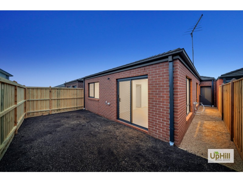 5 CANN STREET, Clyde VIC 3978