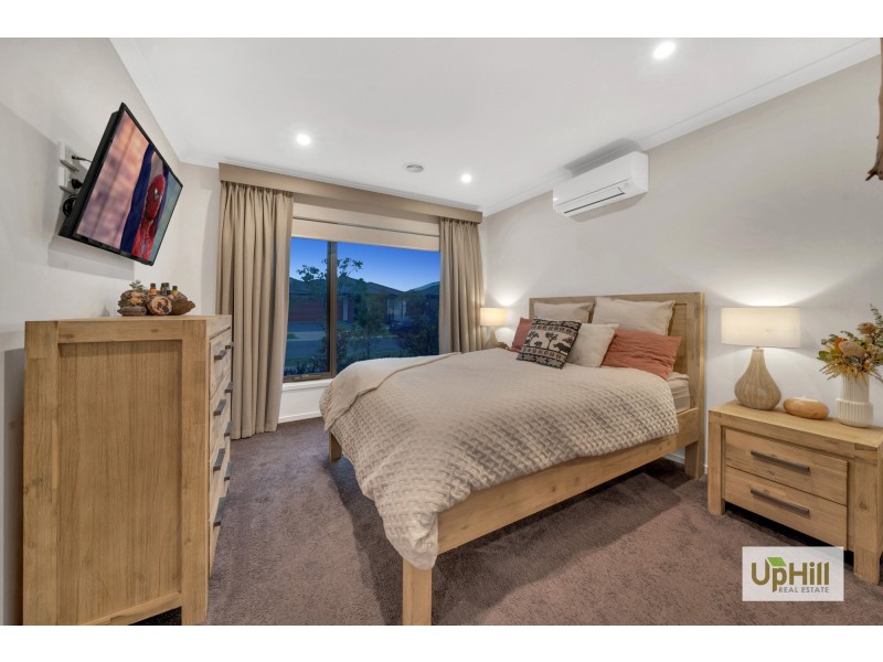 31 Castillo Avenue, Clyde North VIC 3978