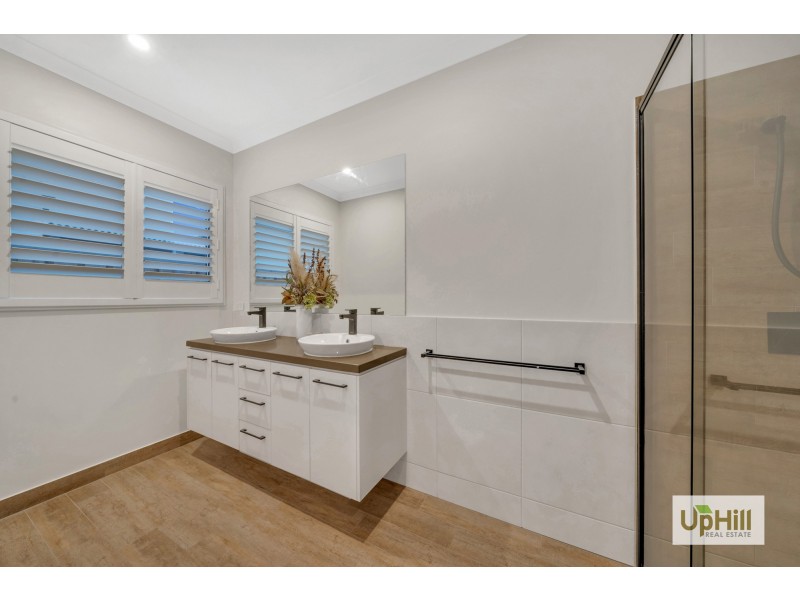 31 Castillo Avenue, Clyde North VIC 3978