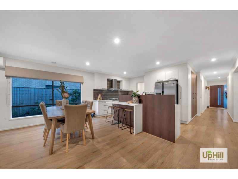 31 Castillo Avenue, Clyde North VIC 3978