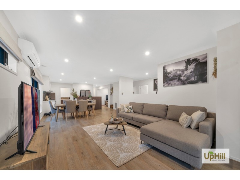 31 Castillo Avenue, Clyde North VIC 3978