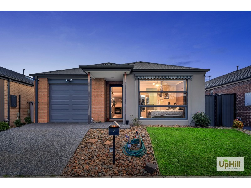 7 Dream Avenue, Clyde North VIC 3978