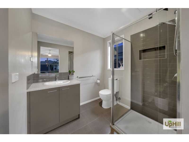 7 Dream Avenue, Clyde North VIC 3978