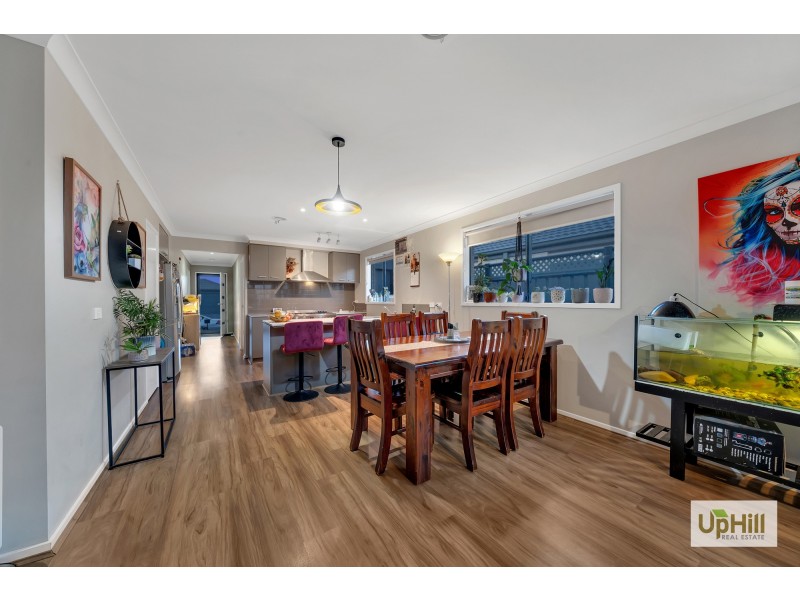 7 Dream Avenue, Clyde North VIC 3978