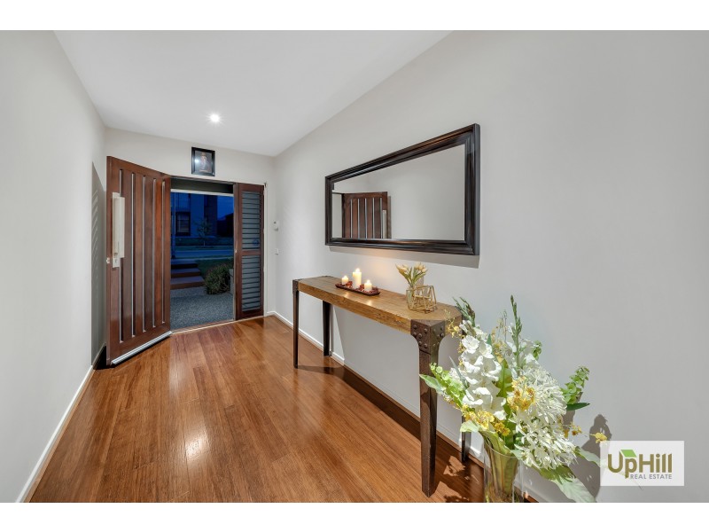 17 CALIBRE CIRCUIT, Clyde North VIC 3978