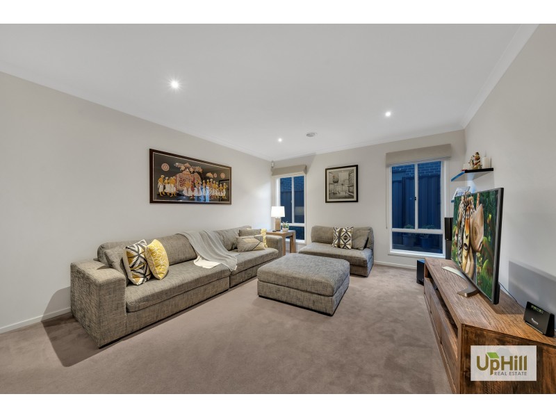 17 CALIBRE CIRCUIT, Clyde North VIC 3978