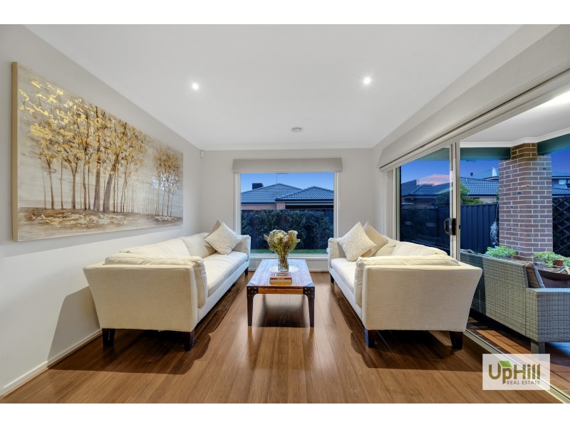 17 CALIBRE CIRCUIT, Clyde North VIC 3978