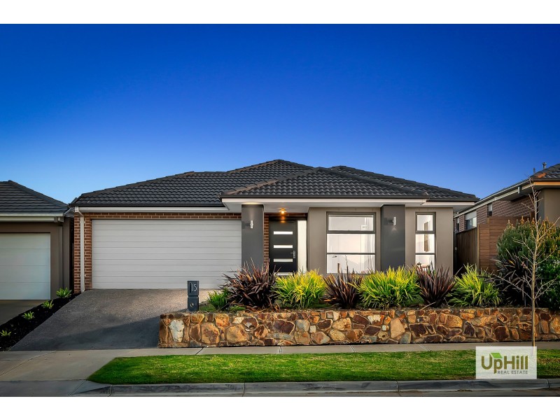 15 GRANDE BELMOND AVENUE, Clyde VIC 3978