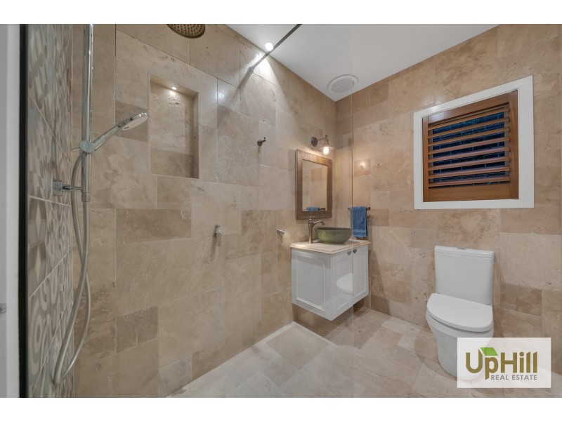 25 Ellaroo Circuit, Clyde North VIC 3978