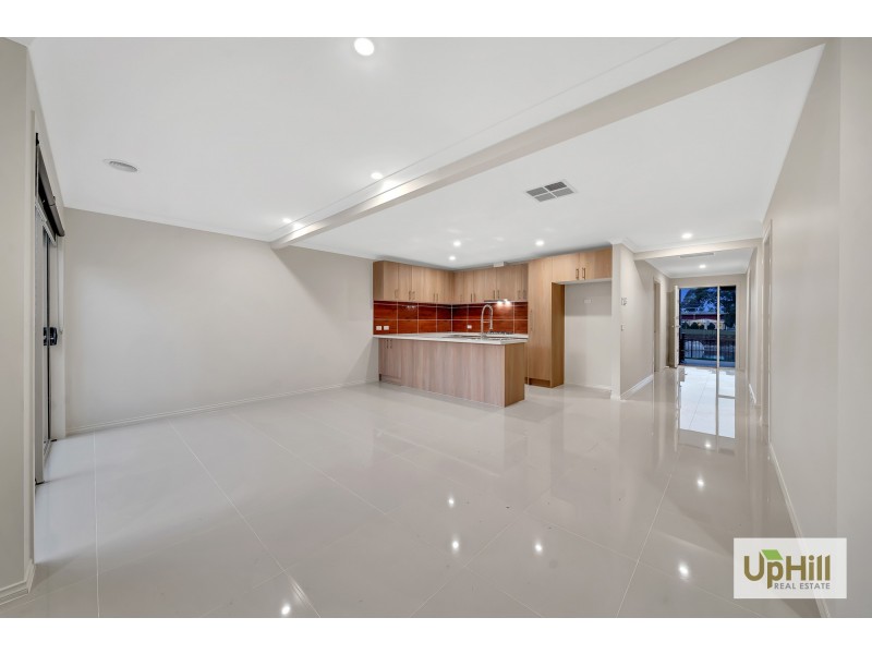 16 Titan lodge walk, Pakenham VIC 3810